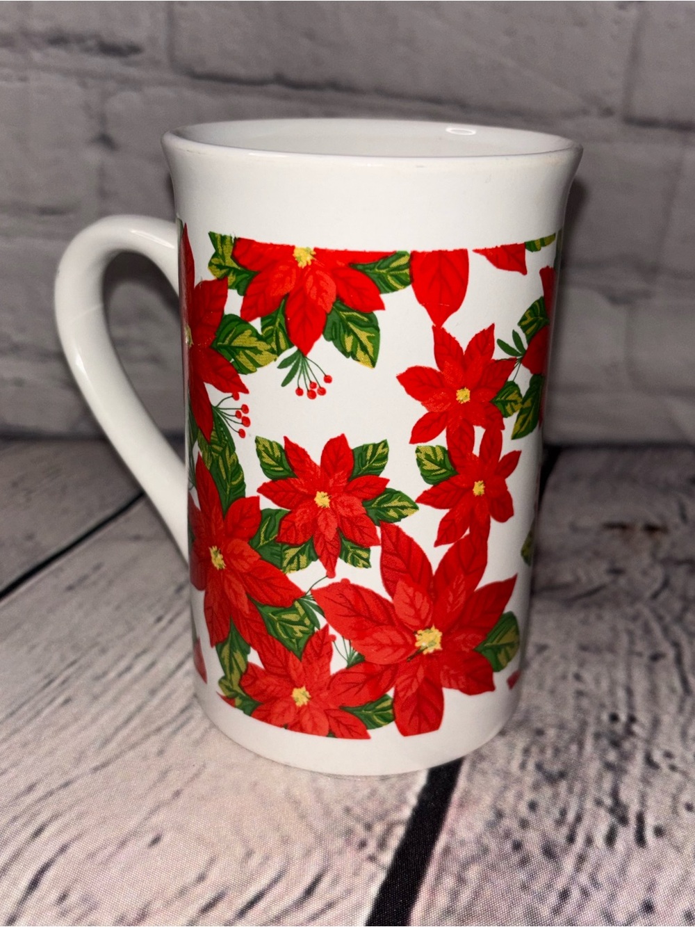 VTG Royal Norfolk Poinsettia Christmas 12 oz. Coffee Tea Hot cocoa mug